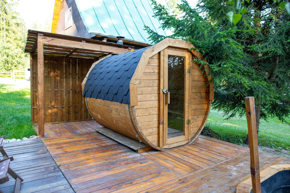 Kategória výrobkov 1 Ručne vyrobená sudová sauna, drevo, prírodná farba.