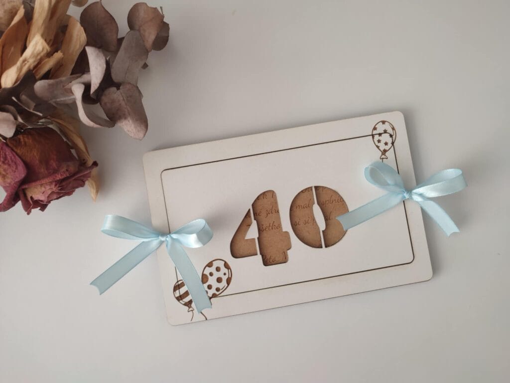 Ručne vyrobené biele papierové karty, modrý dekor, 40.