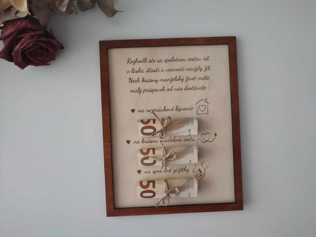 Drevený obraz na darovanie peňazí pre novomanželov