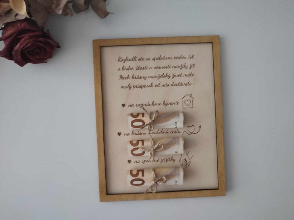 Drevený obraz na darovanie peňazí pre novomanželov