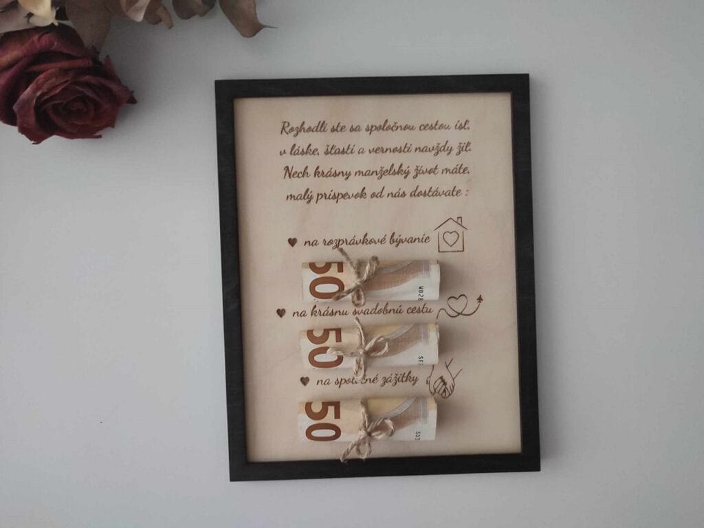 Drevený obraz na darovanie peňazí pre novomanželov