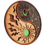 Ručne vyrobený drevený symbol jin-jang, zelený.