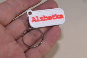 personalizovana menovka na kluce klucenka s vlastnym menom alebo textom 1 1