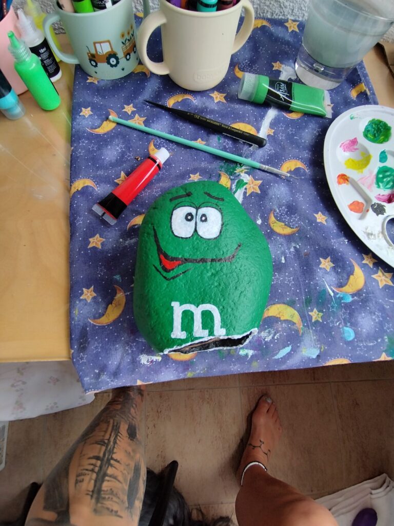 Ručne maľovaný kameň