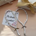 Ruženec do auta Pre šťastie na cestách | Biele korálky