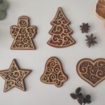 Drevené vianočné ozdoby - sada ozdôb s ornamentom