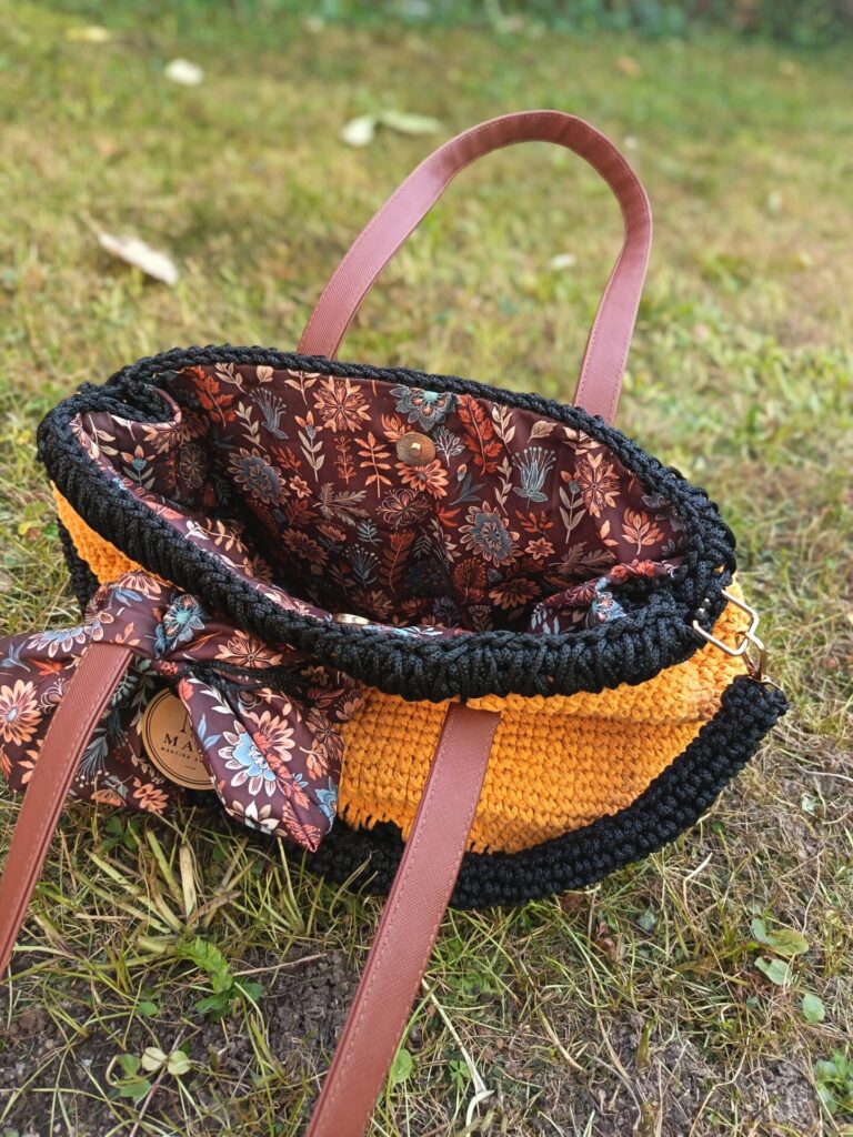Háčkovaná kabelka